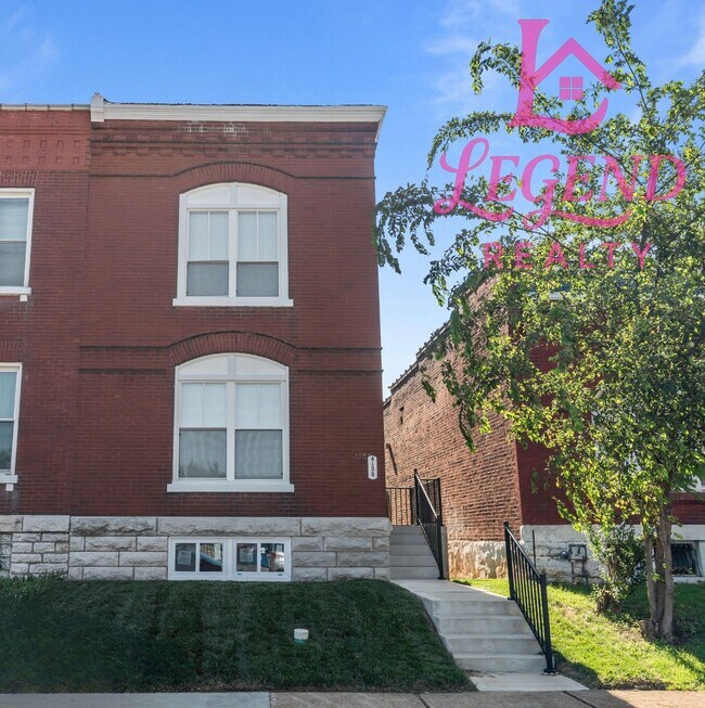 Building Photo - 4138 Iowa Ave