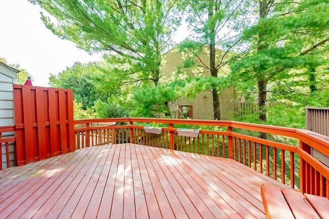 Building Photo - Great 3br 2.5 Bath Townhome in Rockville MD