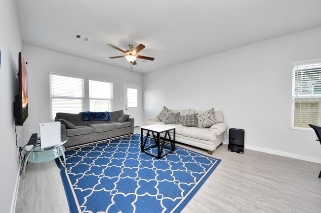 Building Photo - 5806 Quest Valley Dr