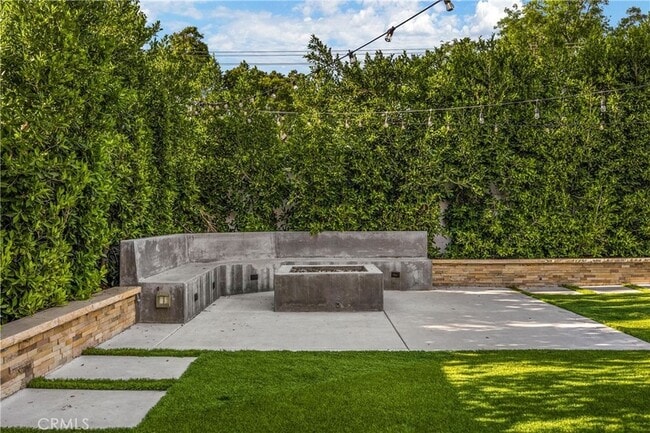 Building Photo - 1320 N Van Gogh Cir