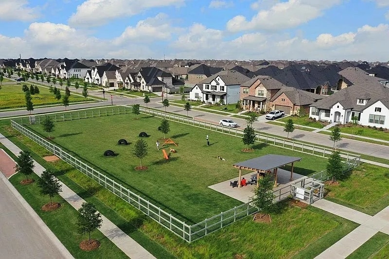 Building Photo - 1502 Roundup Way