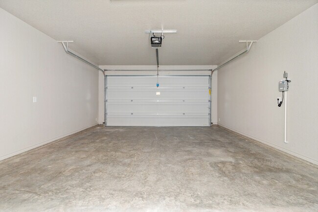 Building Photo - 602 Dred Roger Circle