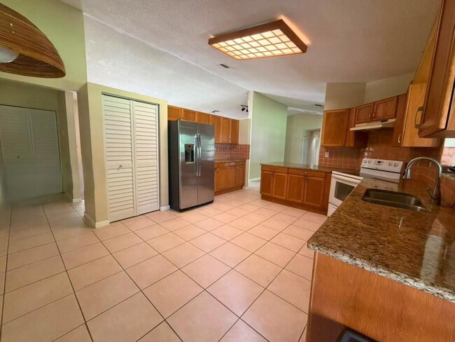 Building Photo - 14865 SW 166th St