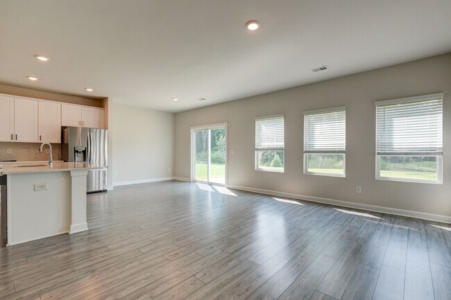 Building Photo - 123 Mainsail Wy