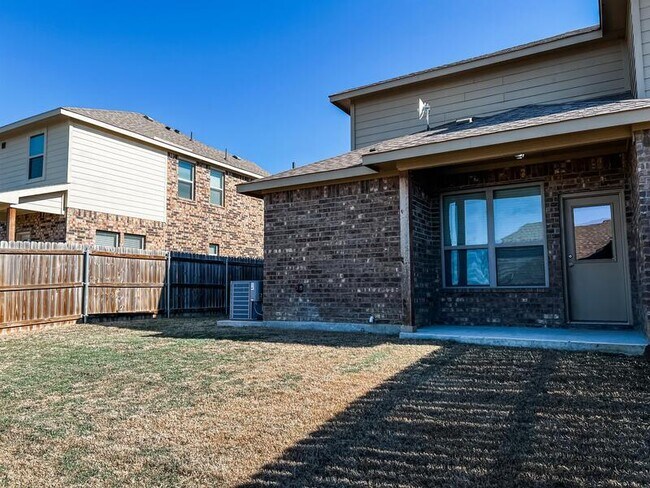 Building Photo - 3906 Ashton Dr