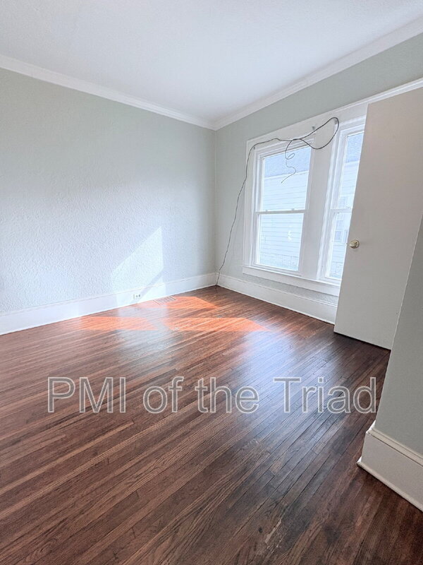 Building Photo - 1110 Adams St