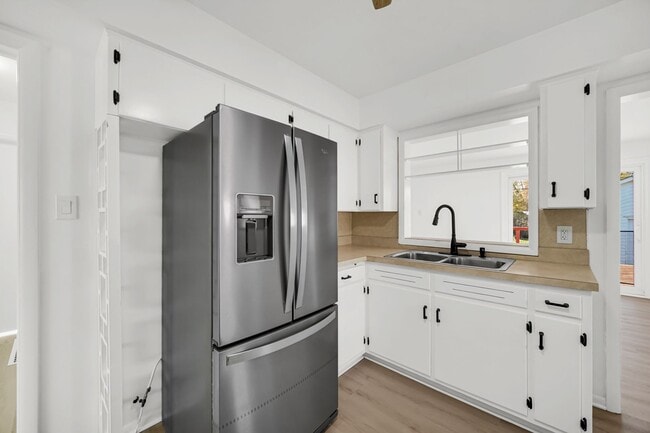 Building Photo - 3 Bedroom 1 Bathroom House for Rent!