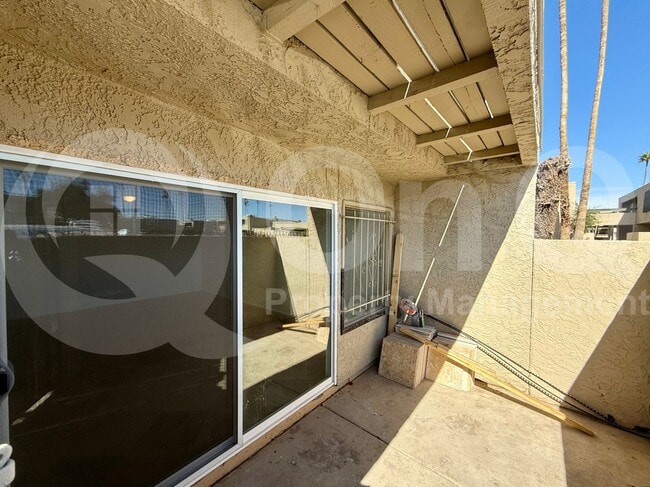 Building Photo - 2664 N 43rd Ave