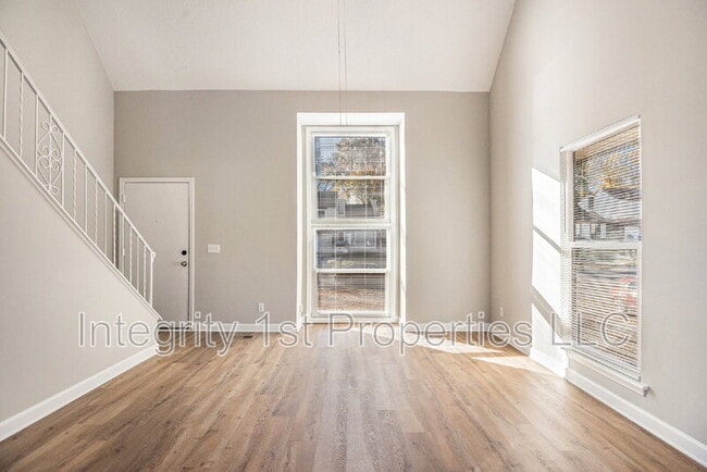 Building Photo - 3500 NE 72nd Terrace