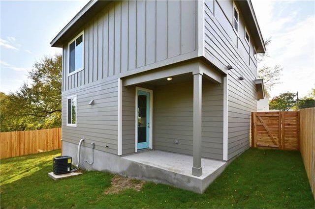 Building Photo - 1711 Perez St