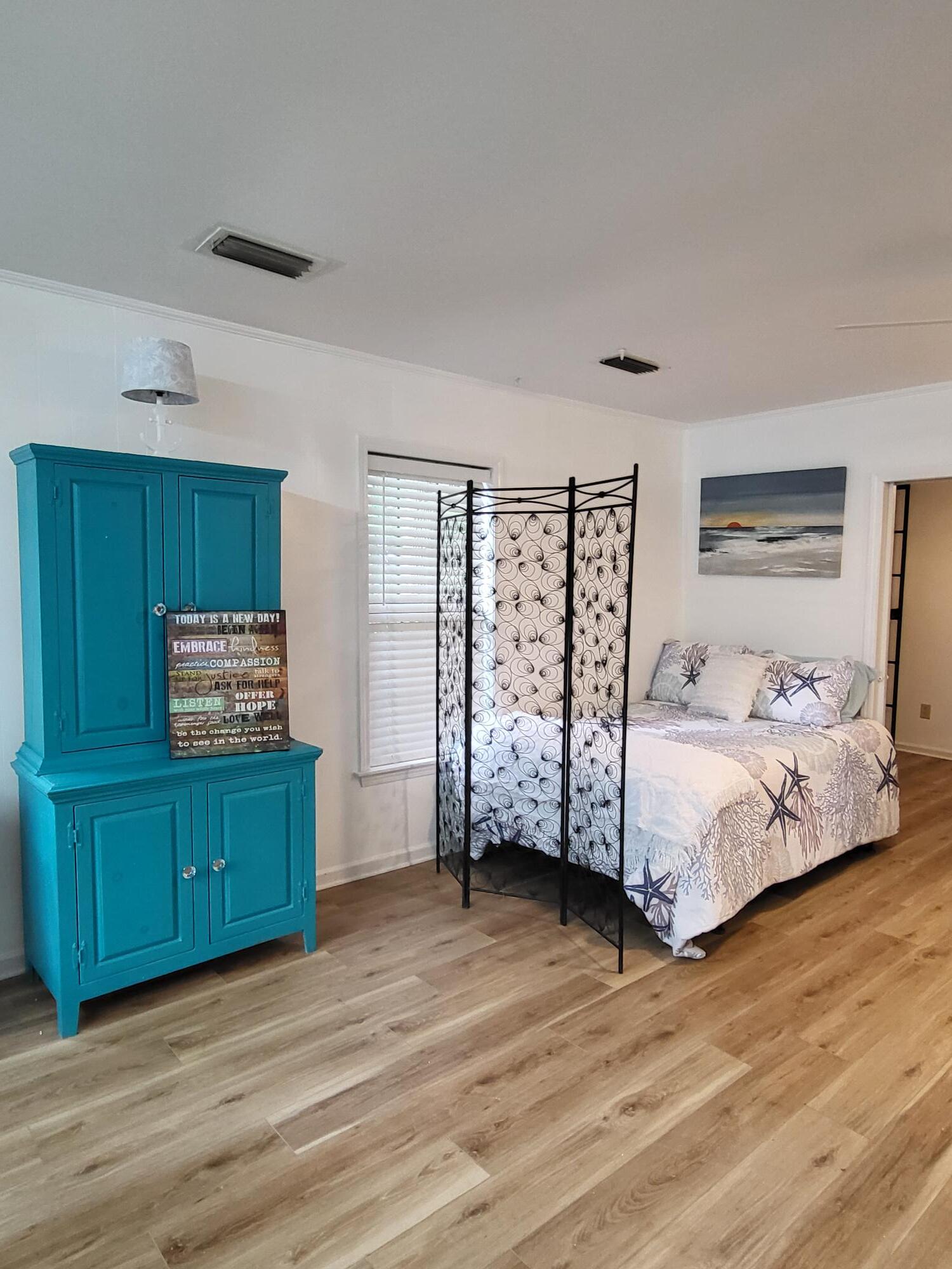 Building Photo - 206 S 17th St