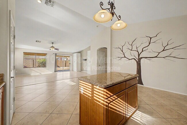 Building Photo - 6508 W Hilton Ave