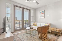 Building Photo - 400 N 2nd Ave