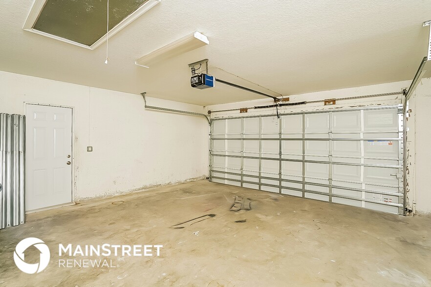 Building Photo - 1273 SW Curtis St