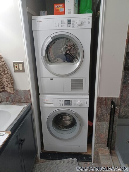 Building Photo - 614 Columbus Ave