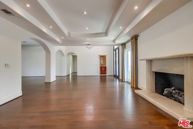 Building Photo - 114 S Layton Dr
