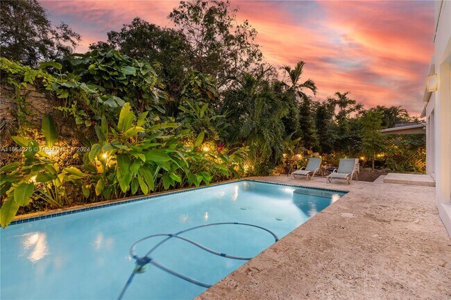 Building Photo - 696 NE 68th St