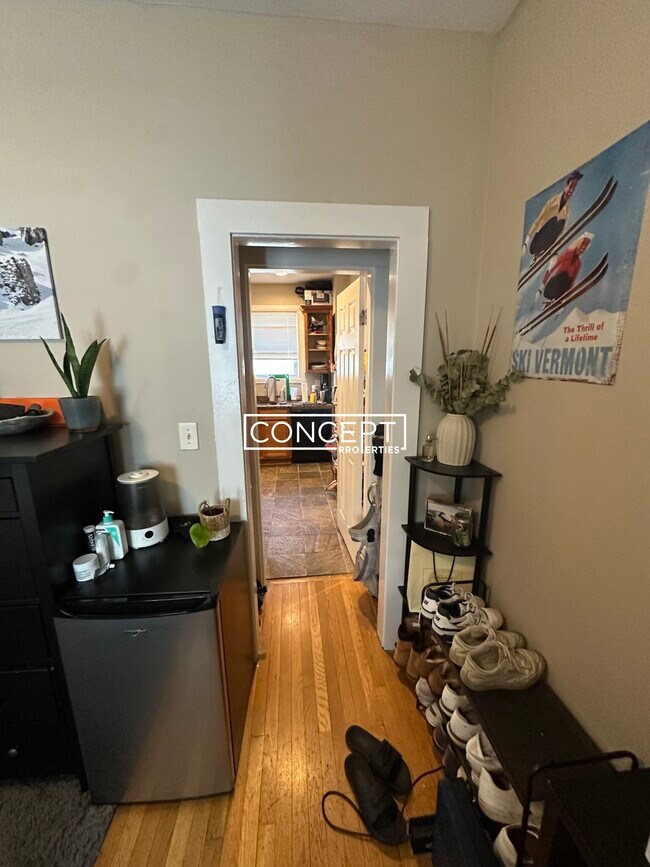 Building Photo - 47A Hillside St. Unit 2