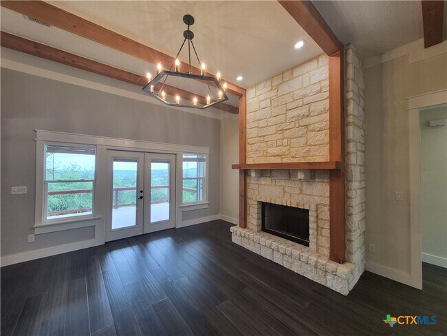 Building Photo - 427 Primrose Path
