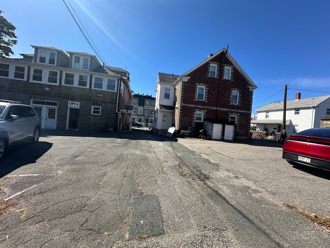 Building Photo - 206 Adams St
