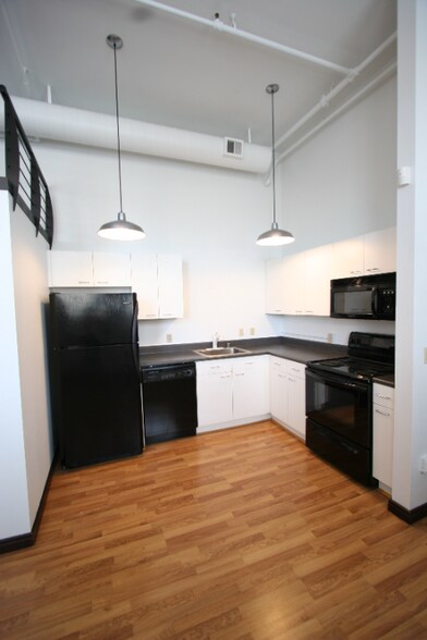 Building Photo - 301 Central Ave NE