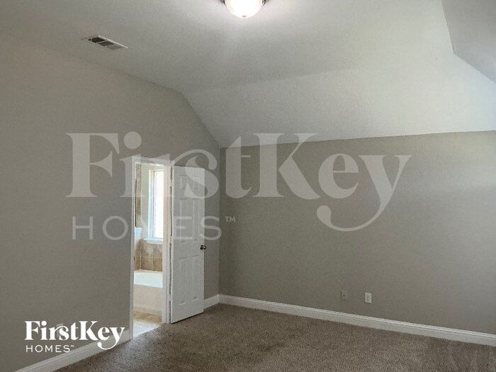 Building Photo - 15635 Gatsby Ln