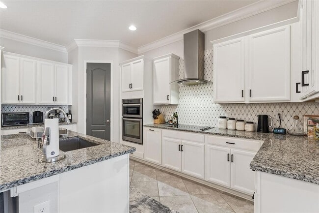 Building Photo - 10151 Henbury St