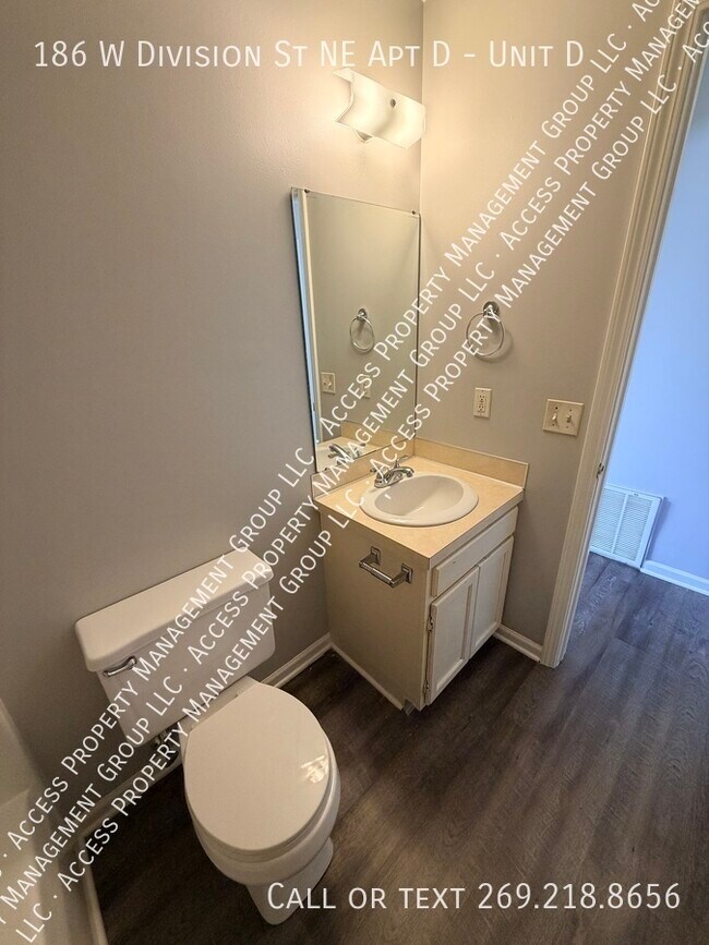 Building Photo - 186 W Division St NE