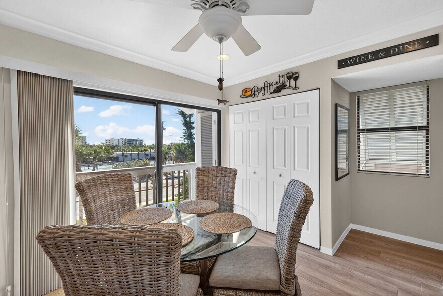 Building Photo - 1179 Lake House Cir