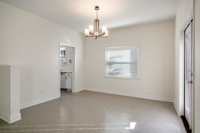 Building Photo - 1647 Lake Ella Dr