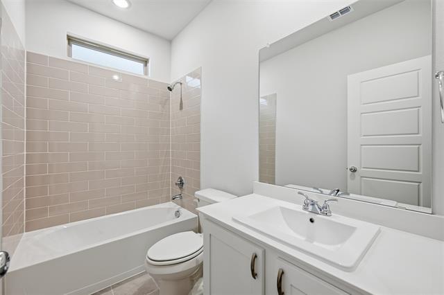 Building Photo - 4005 Sandstone Dr