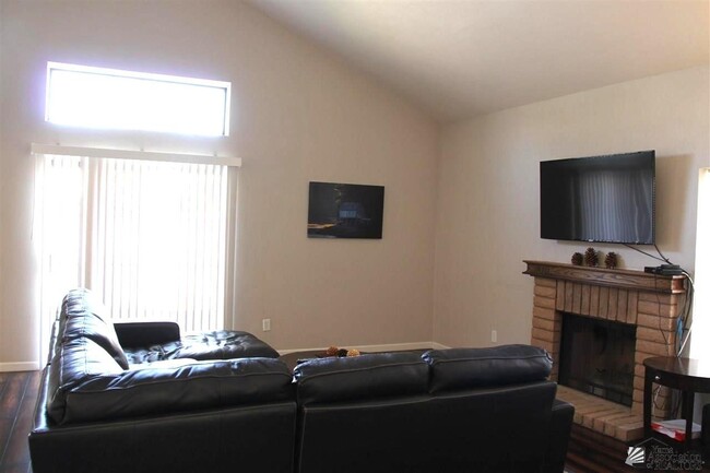 Building Photo - 10485 S Del Valle