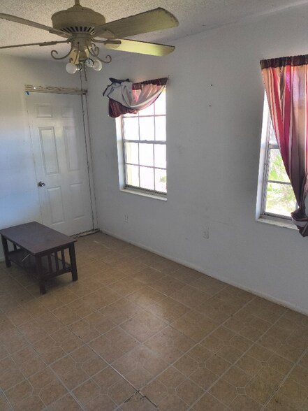 Building Photo - 255 Gardenia Rd