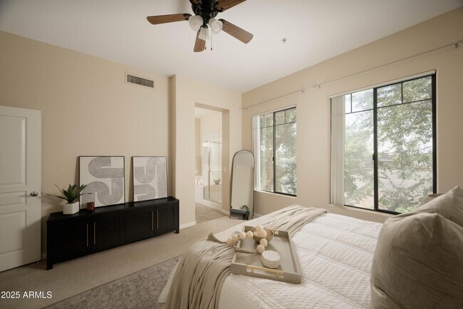 Building Photo - 2989 N 44th St