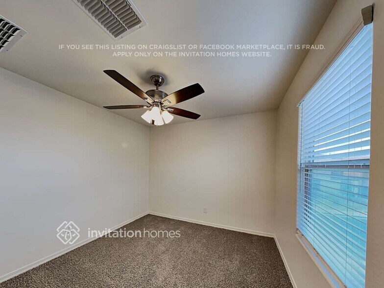 Building Photo - 8043 W Agora Ln