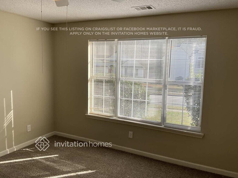 Building Photo - 301 Summer Hill Cir