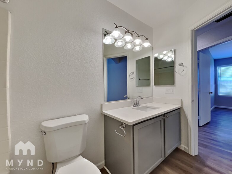 Building Photo - 4545 N 67th Ave