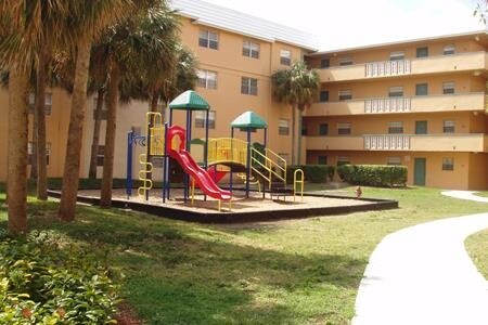 Building Photo - CUTLER GARDENS APARTMENTS