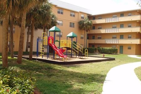 Building Photo - CUTLER GARDENS APARTMENTS
