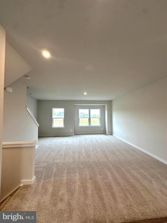 Building Photo - 369 Huntwell W Ave