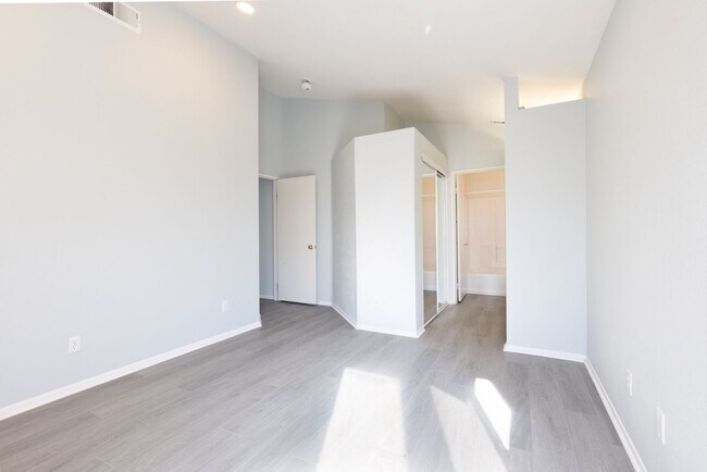 Building Photo - West Lancaster4 bedroom + bonus room