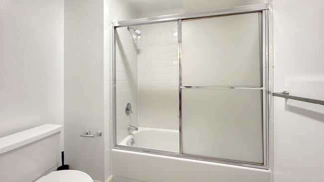 Building Photo - VIEWS from this Renovated & Spacious Apartment at Pacific Park Plaza