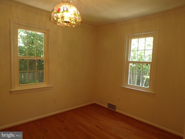 Building Photo - 5000 Ridgewood Rd