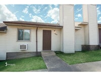 Building Photo - Lakewood Apartments: Premium location