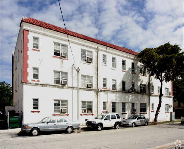 Building Photo - Villa Sonia