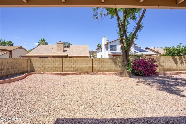 Building Photo - 4516 W Behrend Dr