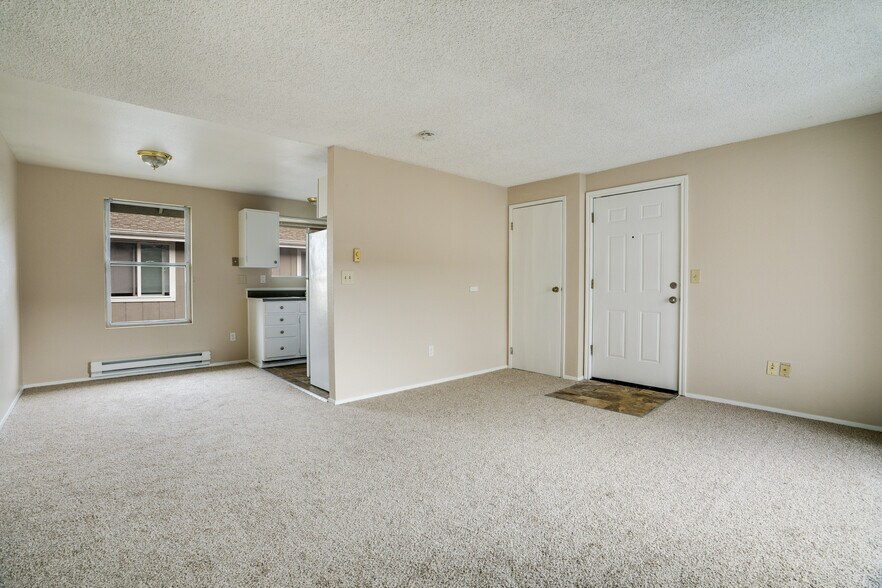 Building Photo - 2412 S I St