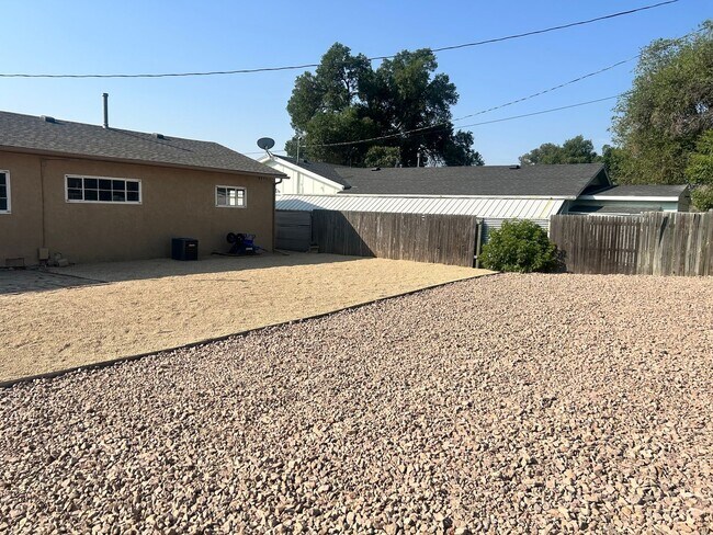 Building Photo - 88 Rose Dr
