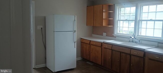 Primary Photo - 106 N Fairfax Blvd