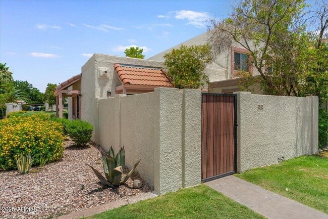 Building Photo - 7842 E Rovey Ave